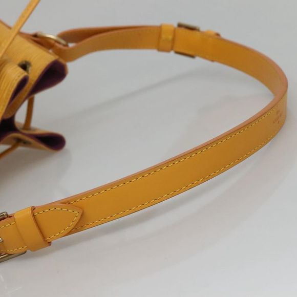 Louis Vuitton Noé Yellow Leather Shoulder Bag (Pre-Owned) - Picture 5 of 16